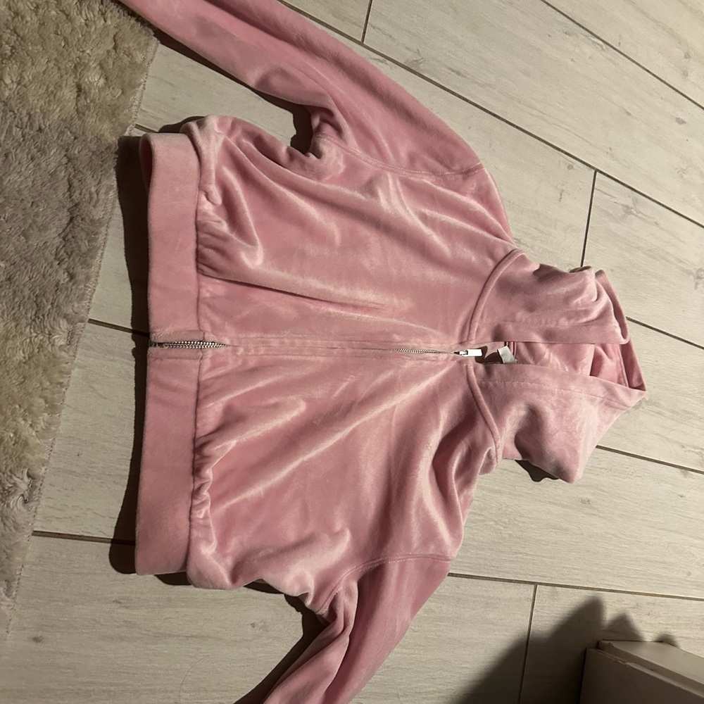 Brand new never worn perfect condition H and M women’s size S velvet zip up